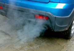 汽车发动机排气管冒黑烟怎么办？